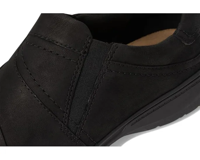 Слипоны Clarks Carleigh Abby из премиальной кожи с эластичной вставкой