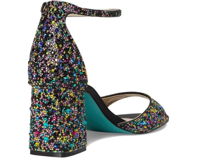 Босоножки Blue by Betsey Johnson Kami с открытым носком и украшениями