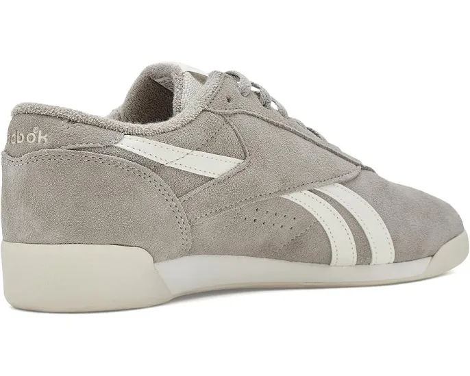 Кроссовки Reebok Freestyle Low с замшевым верхом и амортизирующей стелькой