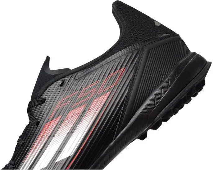 Бутсы Adidas F50 League Turf для игры на искусственном газоне с текстурированной зоной удара