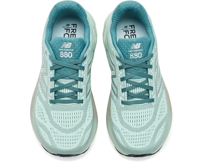 Беговые кроссовки New Balance Fresh Foam X 880 v15 с увеличенной высотой подошвы