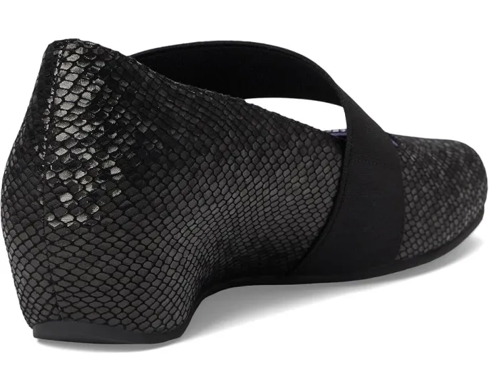 Туфли Vaneli Mary с квадратным носком и небольшим каблуком