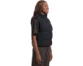 Жилет TravisMathew Moontide Bonded Vest с воротником-стойкой и карманами на молнии