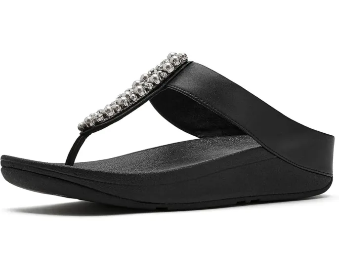 Сандалии FitFlop Fino с ремешком между пальцев и декором из жемчуга и кристаллов