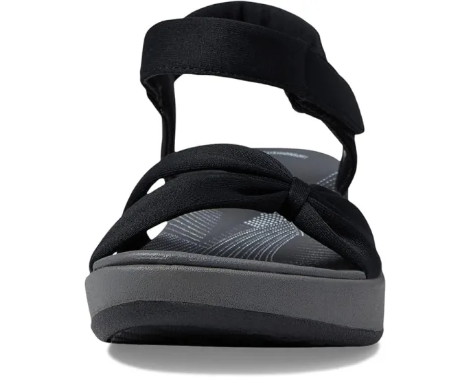 Сандалии Clarks Arla Shore на небольшом клиновидном каблуке