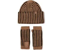 Набор Chunky Plaited Set от UGG с шапкой и варежками без пальцев