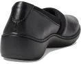 Туфли Clarks Cora Charm без застежки с миндалевидным носком и акцентной строчкой