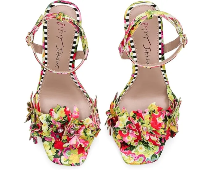 Туфли Blue by Betsey Johnson Hilley с цветным каблуком и аппликацией цветка