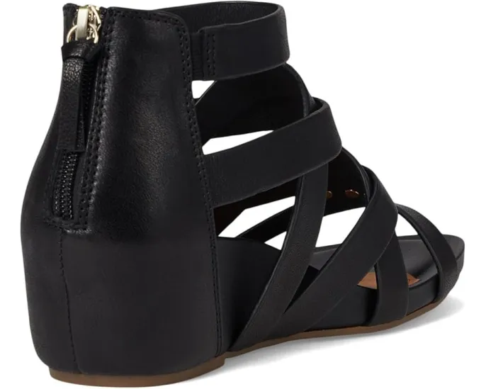 Босоножки Sofft Vivi на платформе-гладиаторе с металлическими акцентами