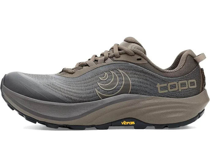 Трейловые кроссовки Topo Athletic Pursuit 3 с нулевым перепадом и подошвой Vibram