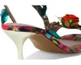 Босоножки Blue by Betsey Johnson Karra на каблуке с цветочным декором