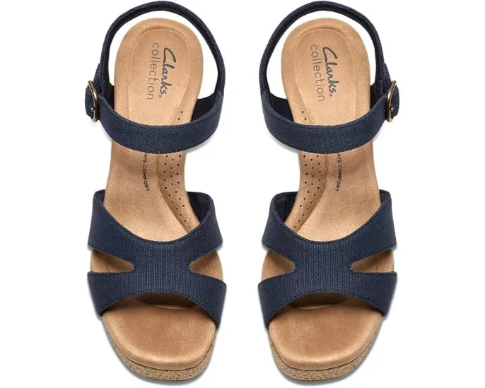 Сандалии Nerisa Twist Clarks на удобном каблуке с ремешками и стелькой Ultimate Comfort