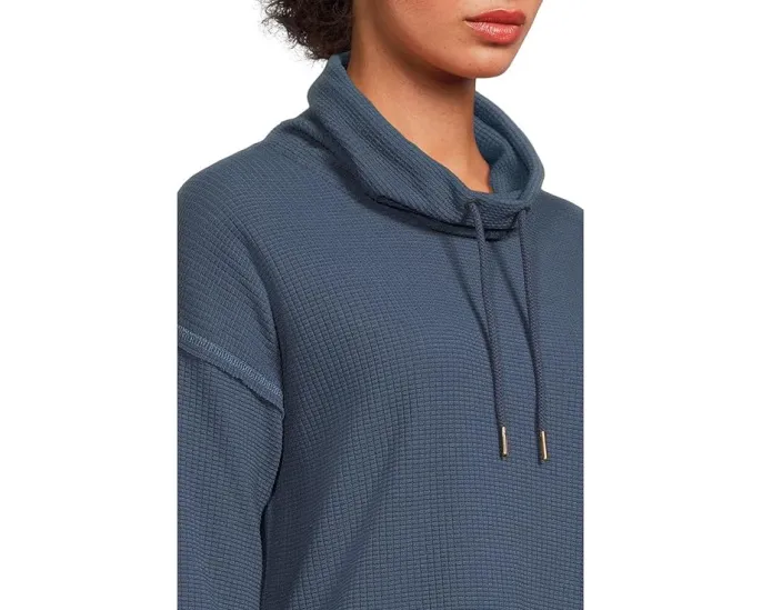 Свитер Lilla P с округлым подолом и воротником стойкой из текстурированного материала