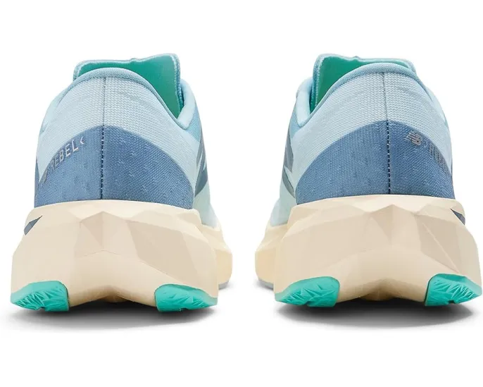 Беговые кроссовки New Balance FuelCell Rebel v4 с пеной FuelCell