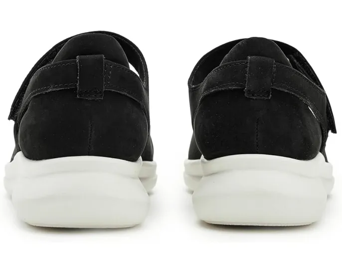 Повседневные туфли Clarks Lynell Strap с ремешком на липучке и клиновидным каблуком