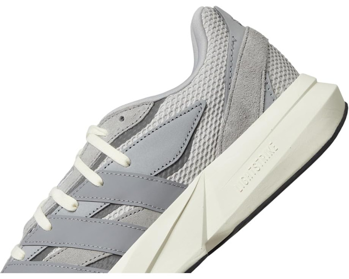 Кроссовки Adidas Lightblaze с текстильным верхом