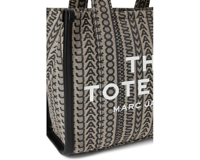 Маленькая сумка-тоут Marc Jacobs The Small Tote с брендовой надписью