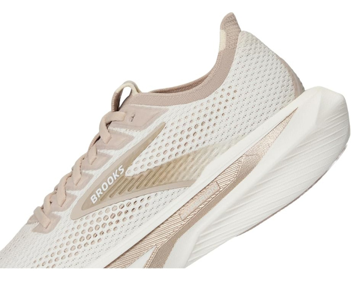 Легкие кроссовки Brooks Hyperion 3 с амортизацией DNA FLASH v2