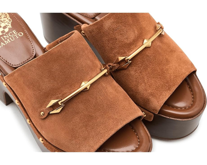 Клог Efellan с платформой и декоративными шипами Vince Camuto