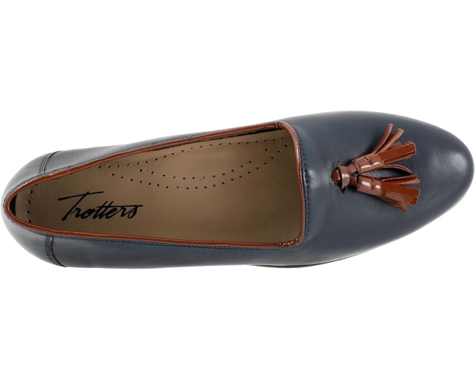 Лоферы Trotters Liz Tassel с кисточкой и миндалевидным носком