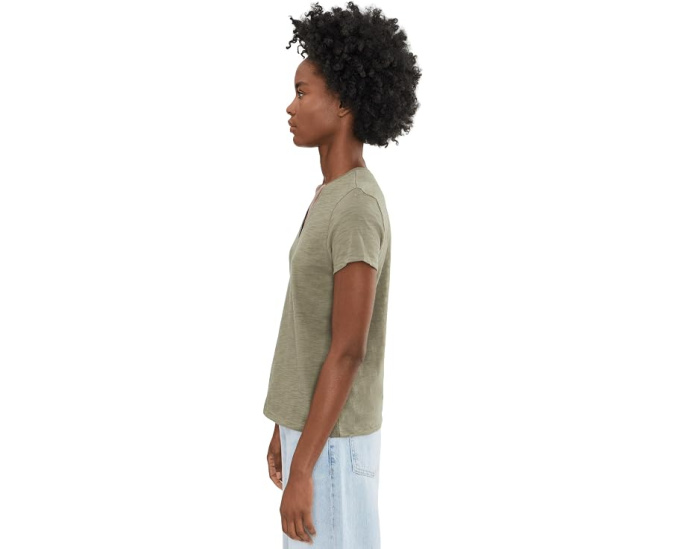 Топ Lilla P Short Sleeve Back Seam с V-образным вырезом и коротким рукавом