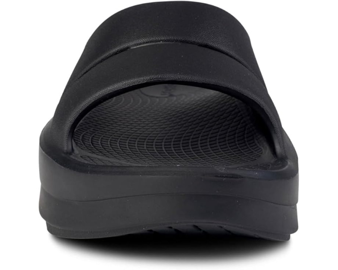 Сланцы OOFOS OOmega OOahh Slide с технологией OOfoam