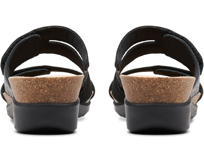Босоножки Clarks Calenne Maye на микроклине с застежкой велькро