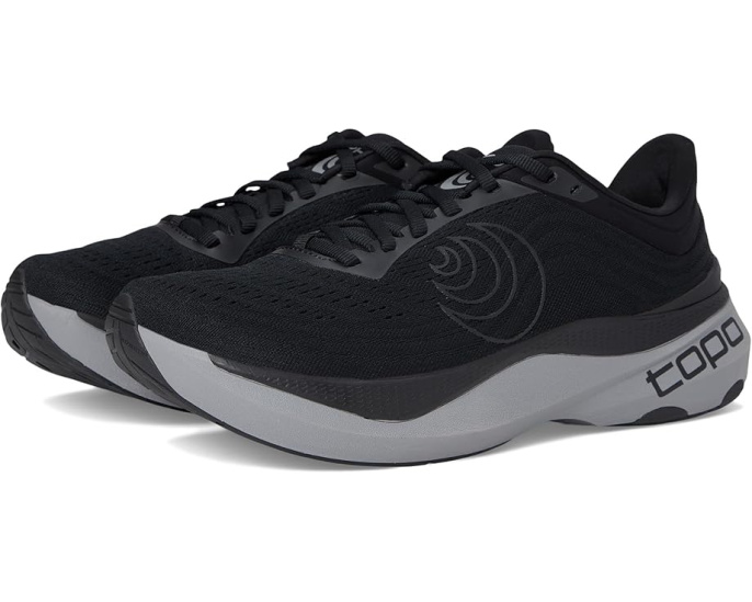 Тренировочные кроссовки Topo Athletic Aura с технологией ZipFoam