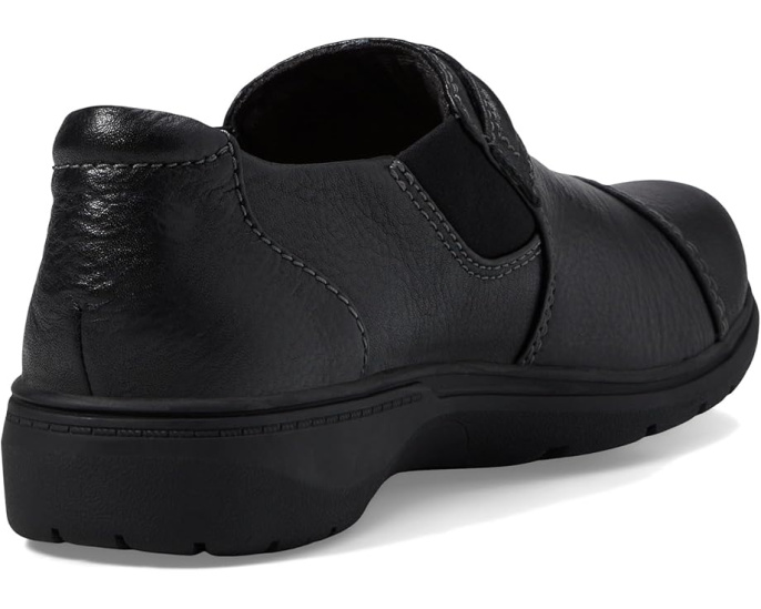 Обувь Clarks Carleigh Pearl из нубука для легкого надевания с круглым носком