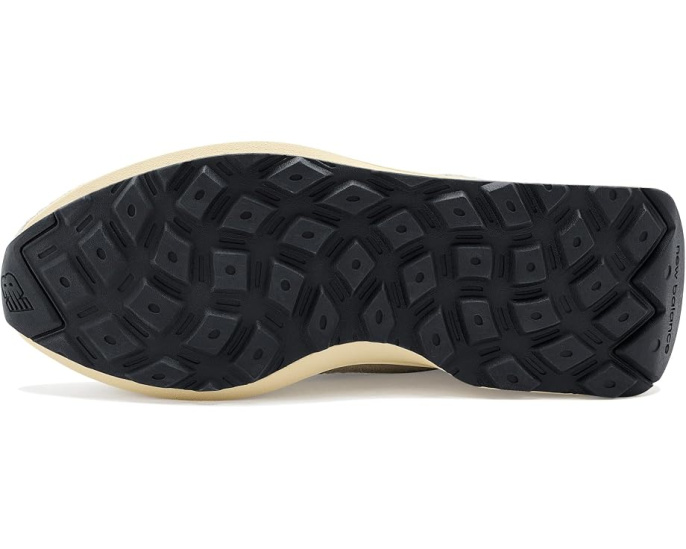 Кроссовки New Balance 370 в винтажном стиле