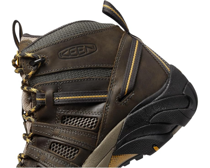 Ботинки KEEN Voyageur Mid с защитой мыска