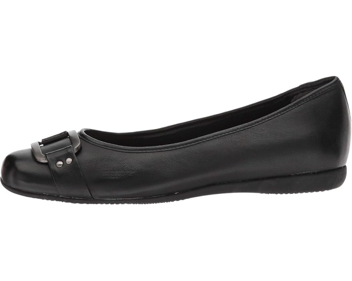 Балетки Trotters Sizzle Signature с декоративным металлическим акцентом