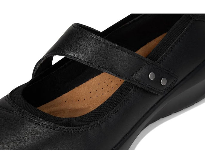 Туфли Kaetlyn Jane от Clarks для офиса с ремешком на липучке