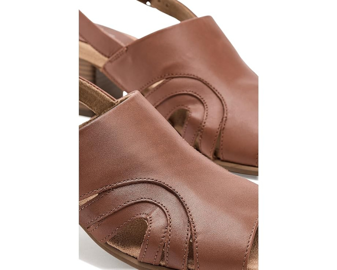 Сандалии Mariam от Trotters на каблуке с пряжкой