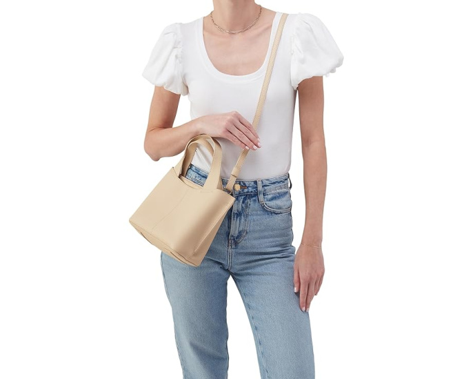 Сумка HOBO Vida Small Tote бежевая с ремешком