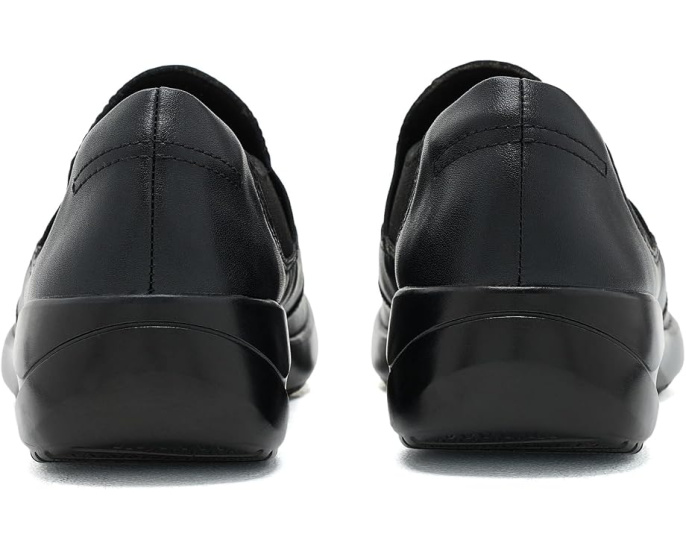 Балетки Clarks Kaetlyn Mae с эластичными вставками