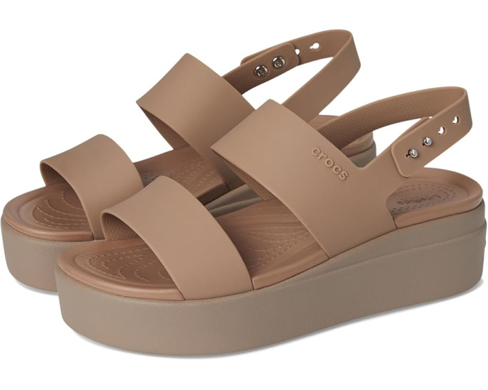 Сандалии Crocs Brooklyn Low Wedge на платформе с технологией LiteRide