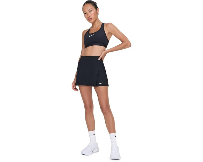 Nike Swoosh спортивный бюстгальтер средней поддержки со встроенными чашечками
