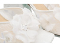Босоножки Blue by Betsey Johnson Heath на устойчивом каблуке с цветочным ремешком