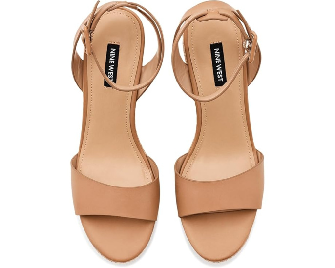 Босоножки Nine West Hanlow на танкетке черные