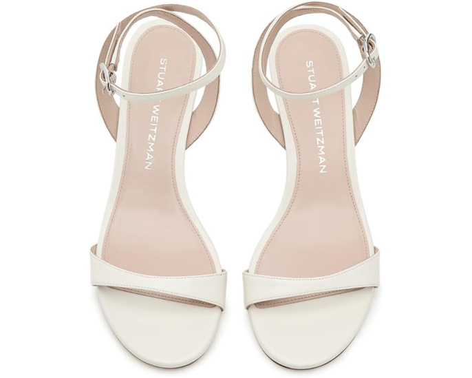 Босоножки Kellie Sandals 50 Stuart Weitzman на каблуке 5 см кремового цвета