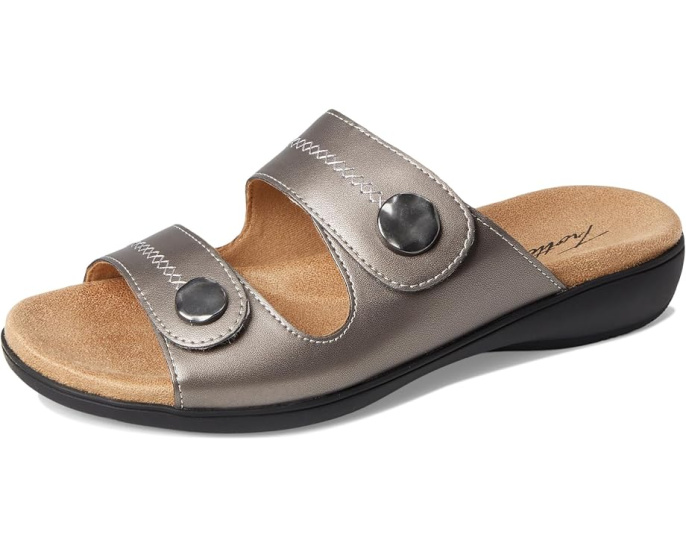 Кожаные босоножки Trotters Ruthie Stitch на липучках