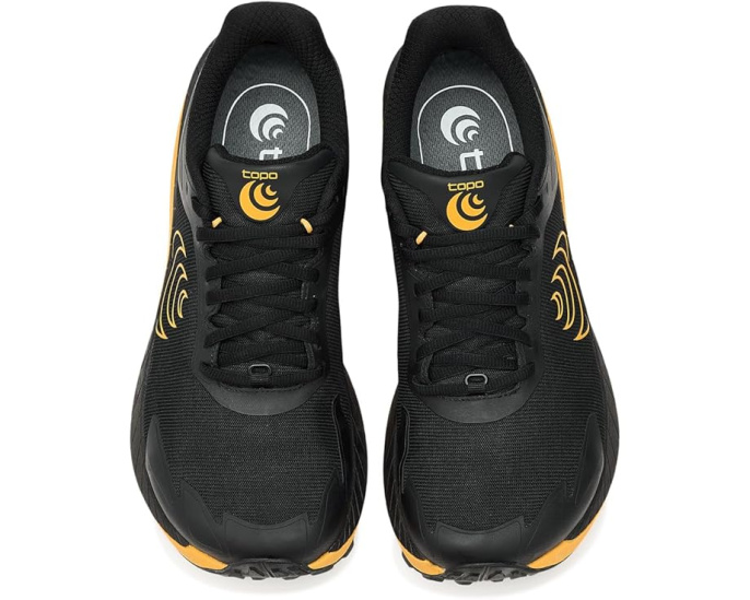 Трейловые кроссовки Topo Athletic MTN Racer 4 с высоким профилем амортизации и подошвой Vibram Megagrip