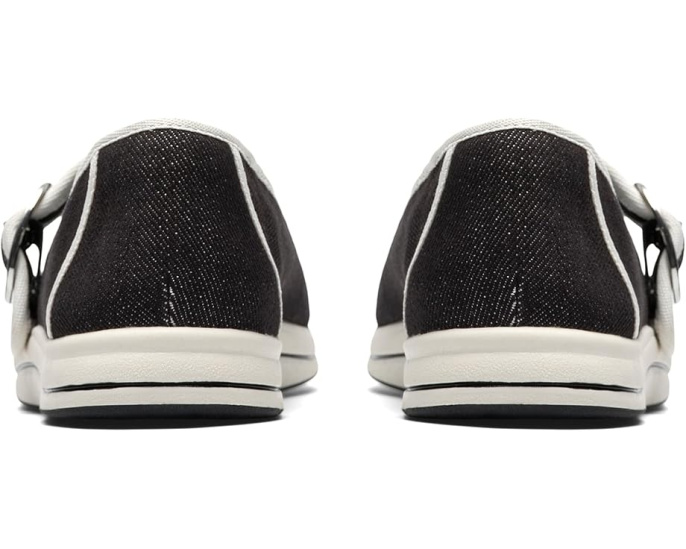 Балетки Breeze Janey от Clarks с регулируемой пряжкой и стелькой Cloudsteppers