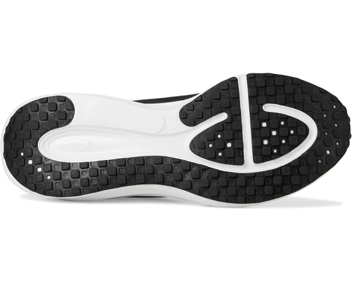 Кроссовки Revolution 8 EasyOn от Nike с пеноматериалом и дышащим верхом
