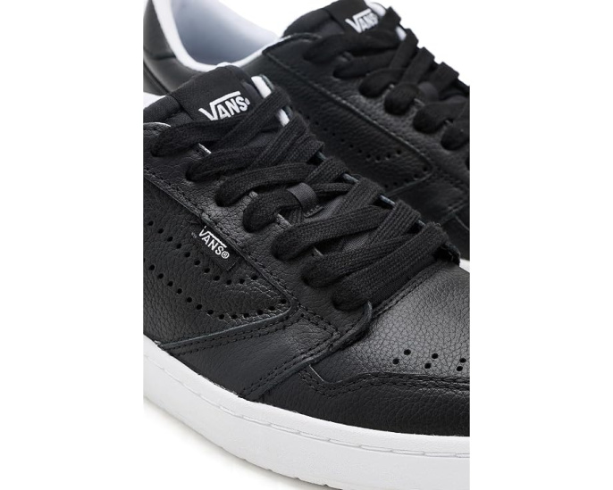 Кеды Vans Court Low из прочного канваса