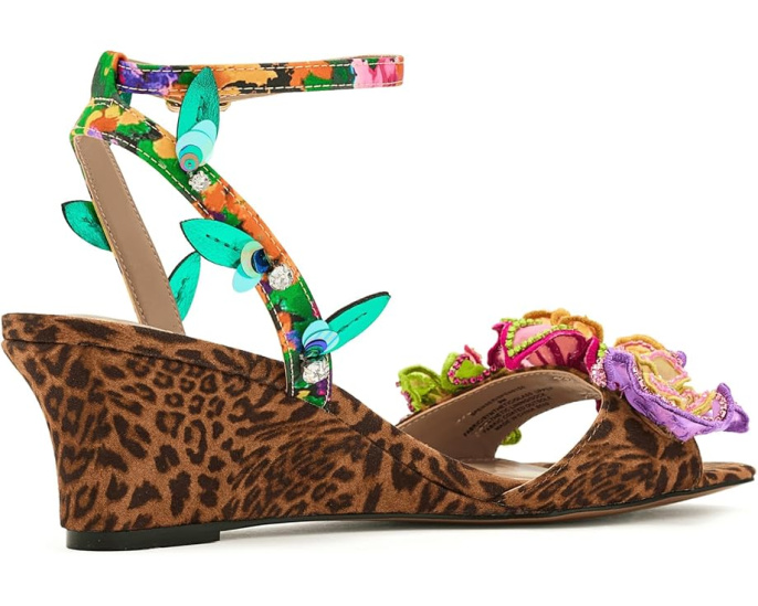 Босоножки Spenser Blue by Betsey Johnson с цветами и каблуком