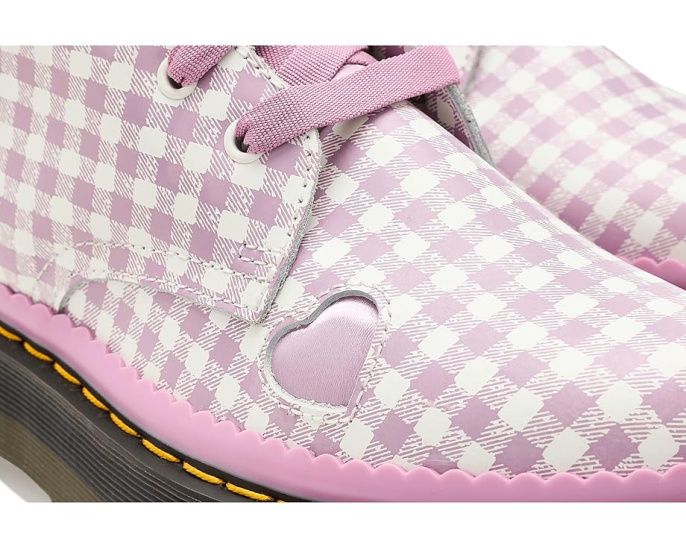 Ботинки Dr. Martens Jadon Heart с аппликацией в виде сердца на шнуровке