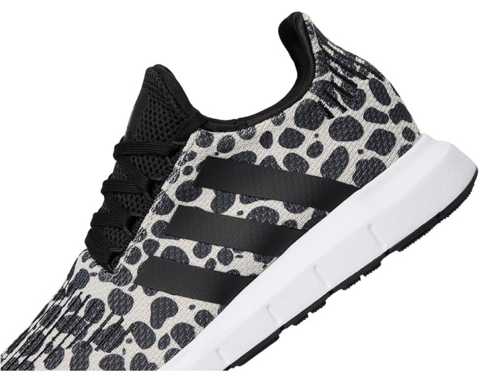 Беговые кроссовки Adidas Swift Run 1.0 с резиновым верхом и подошвой