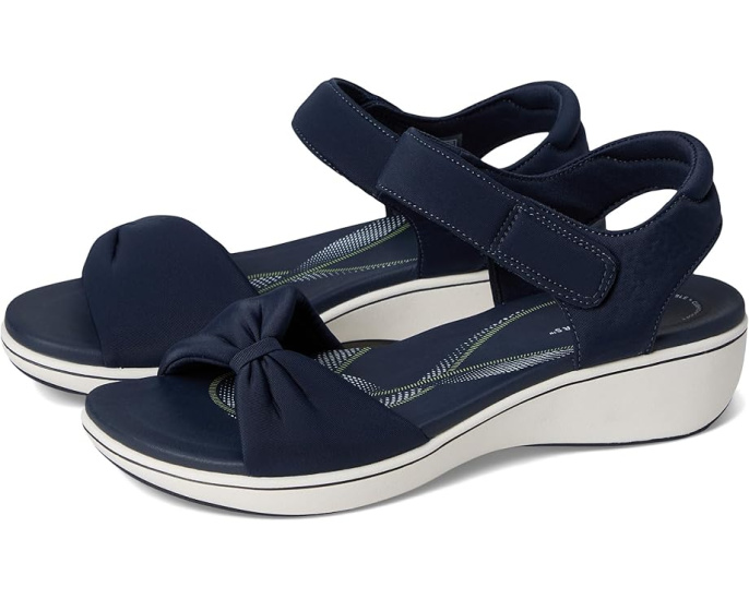Сандалии Clarks Breeze Rae Sara из мягкого нубука на платформе